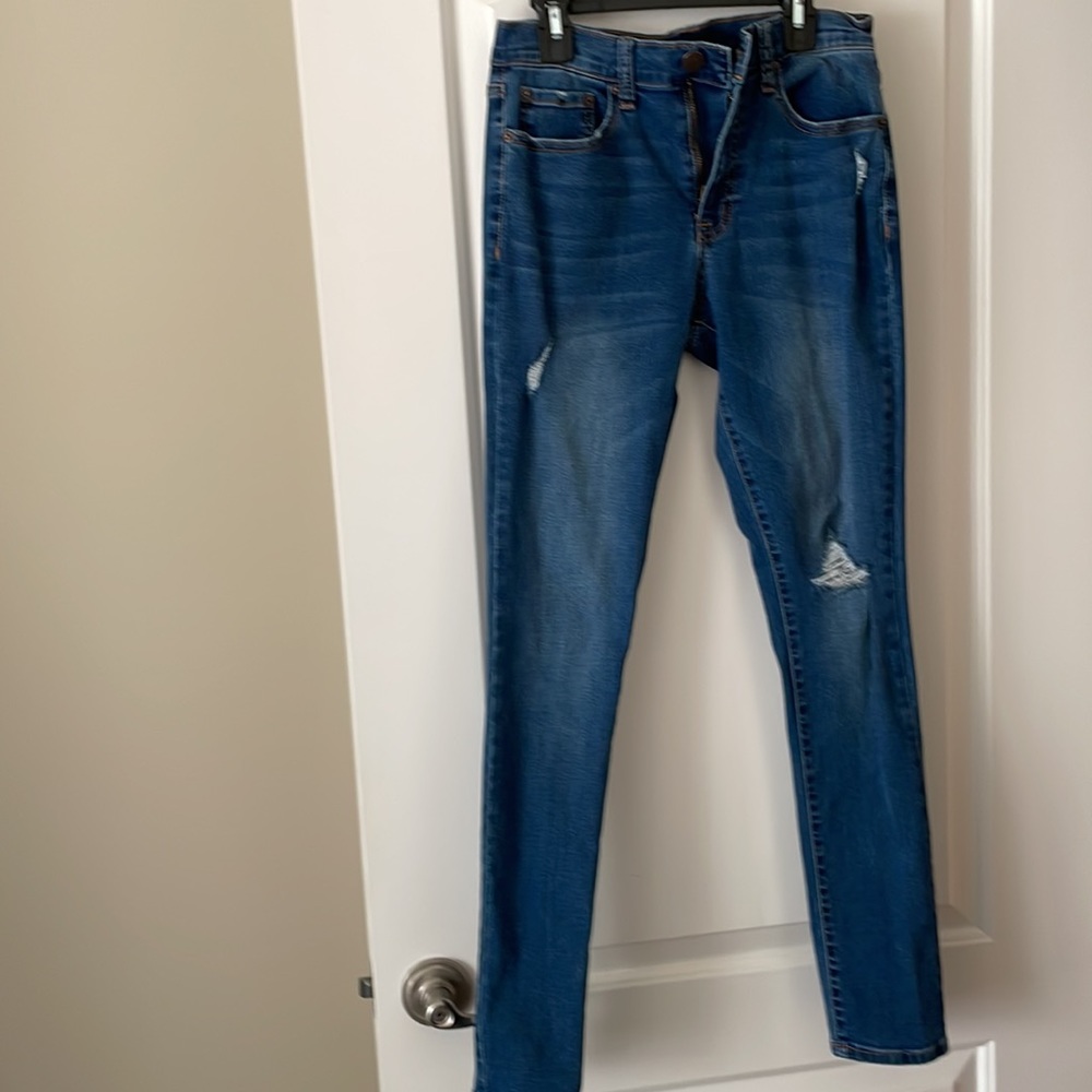 Aeropostale jegging with tears